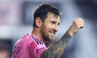 38岁梅西再次飞跃：神奇头球破门 美职联30球 创造狂欢