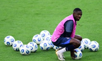 登贝莱重伤风波：国家队与俱乐部矛盾再掀波澜，巴黎圣日耳曼如何应对挑战？