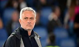 4连胜+0失球+1分紧咬榜首！穆帅大巴被嘲过时？他用铁血改写潮水太燃了