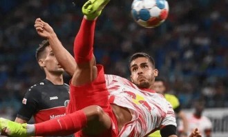 德甲第 14 轮焦点战：老林务所畔体育场的保级生死冲